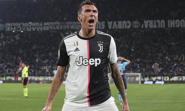 El fútbol firme de Mario Mandžukić no ganará el favor del equipo